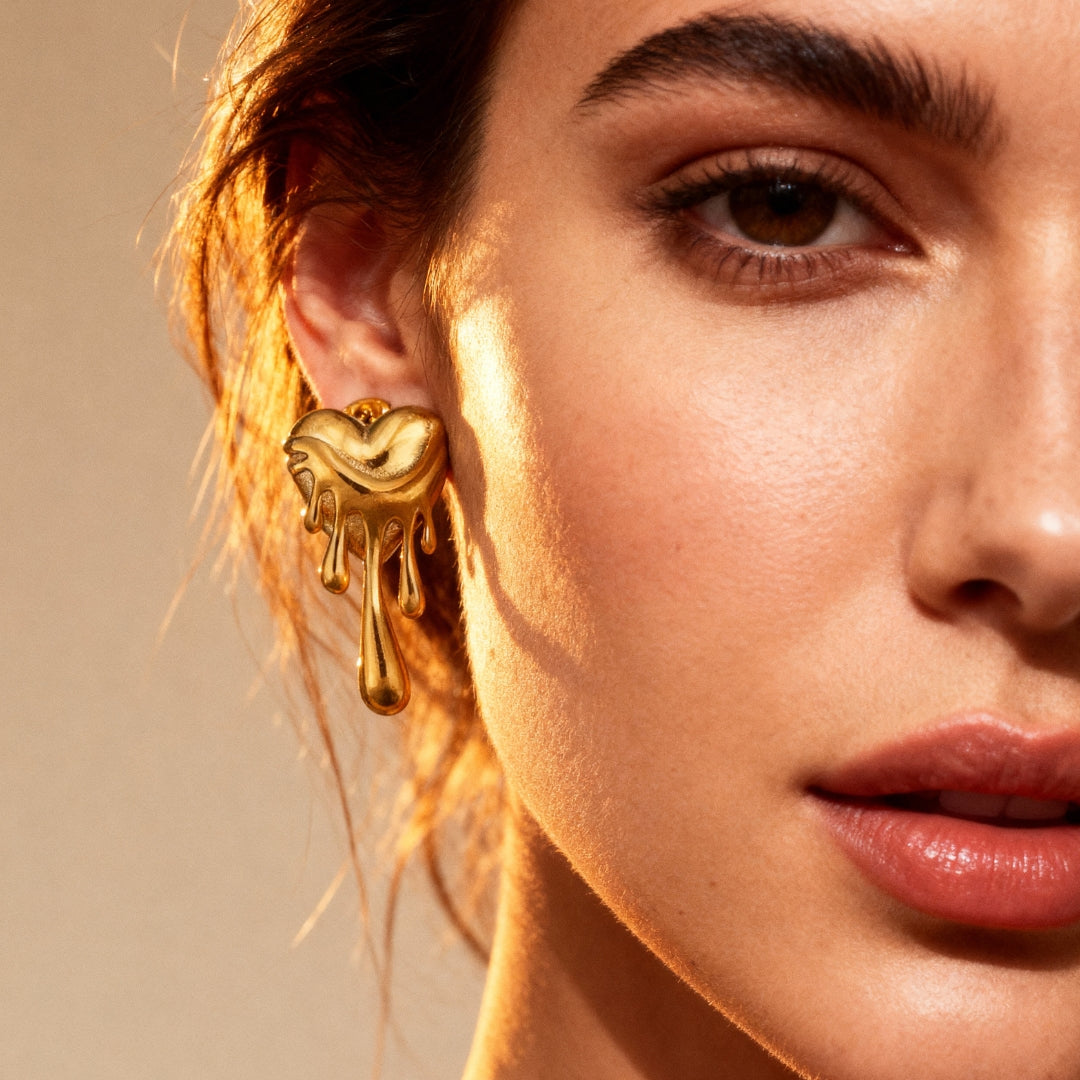 Pendientes colgantes Aurelia chapados en oro de 18 quilates