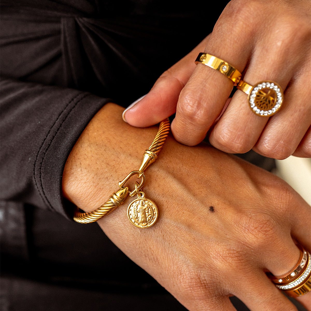 Grace Medallion Bracelet 18K Gold Plated