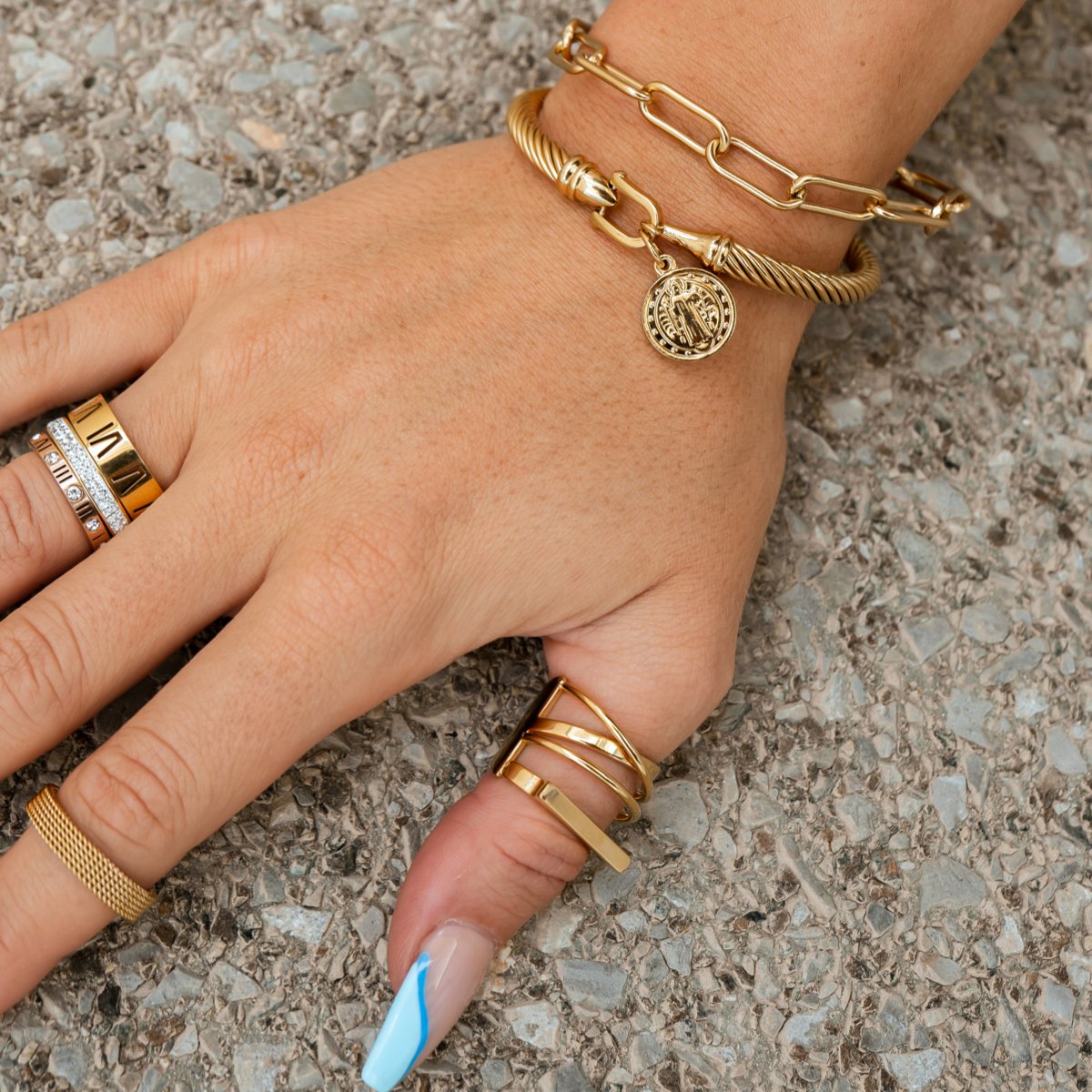 Grace Medallion Bracelet 18K Gold Plated