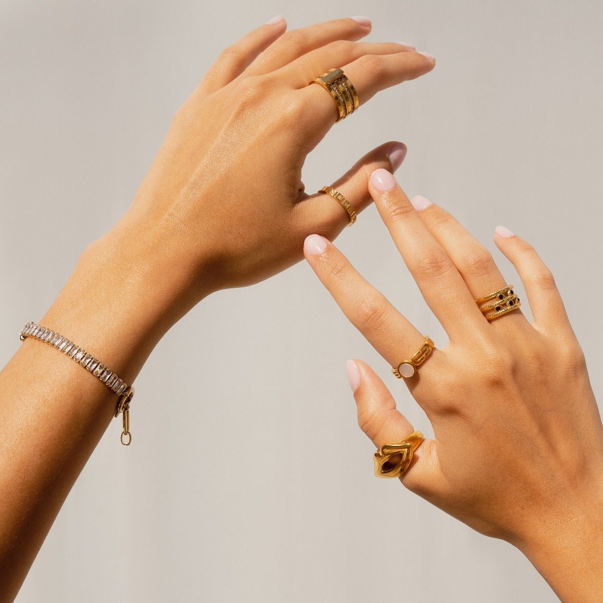 Pulseira Lock Riviera Baguete Banhado em Ouro 18K